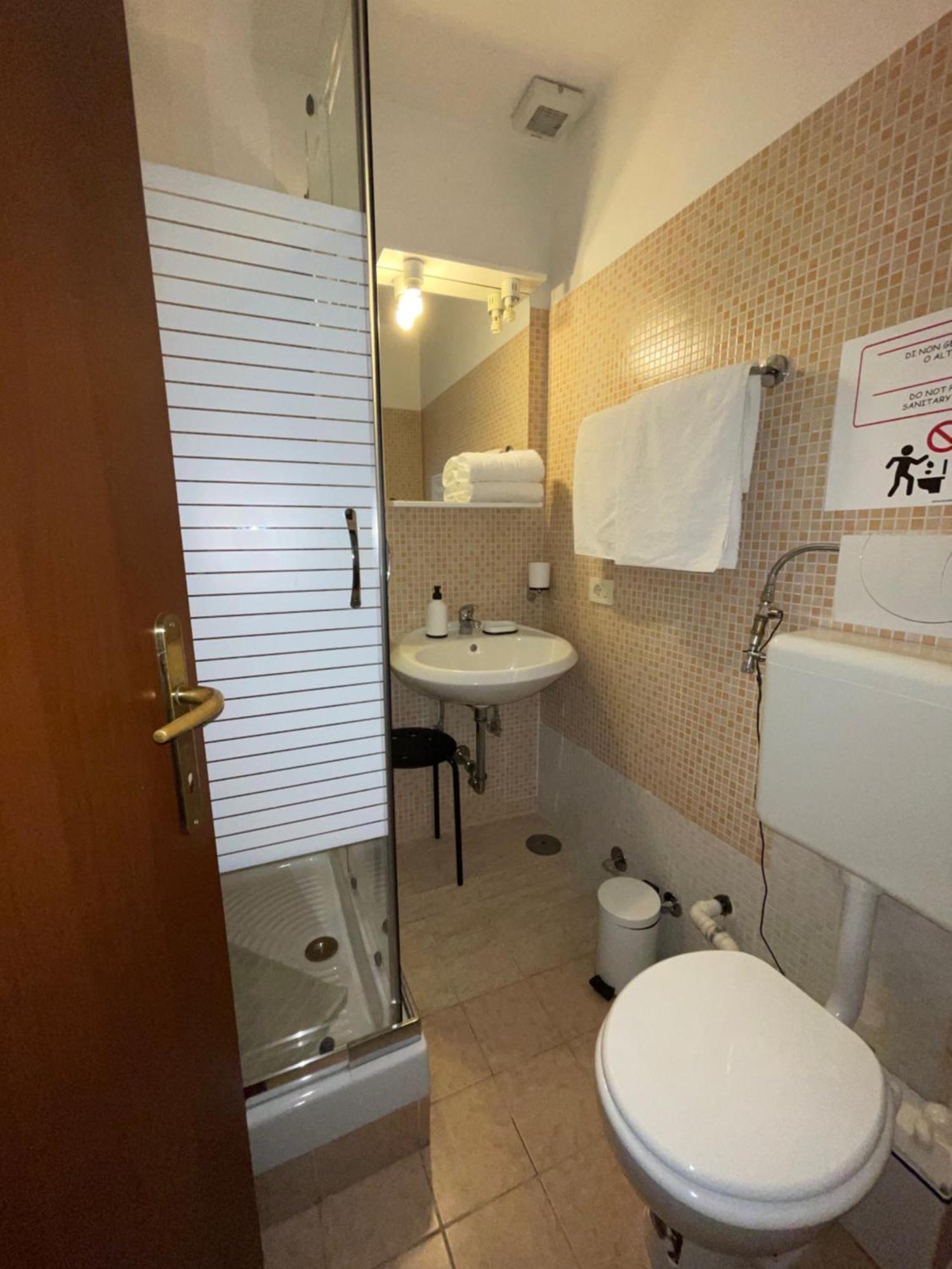 Guest House Meret Roma Dış mekan fotoğraf